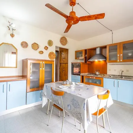 Iss Travel, Fiorita - 800 M From La Cinta Lejlighedshotel San Teodoro (Sardinia)