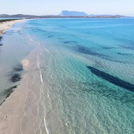 Iss Travel, Fiorita - 800 M From La Cinta