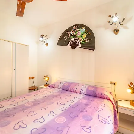 Iss Travel, Fiorita - 800 M From La Cinta Aparthotel 3*