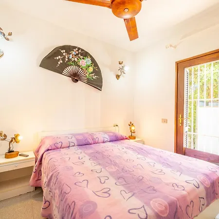 Aparthotel Iss Travel, Fiorita - 800 M From La Cinta San Teodoro (Sardinia)
