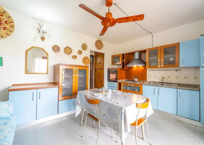 Iss Travel, Fiorita - 800 M From La Cinta Aparthotel San Teodoro (Sardinia)