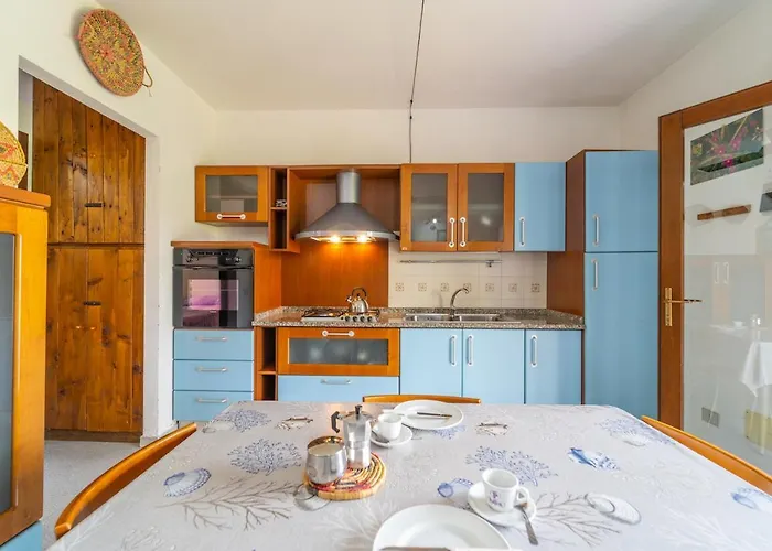 Aparthotel Iss Travel, Fiorita - 800 M From La Cinta
