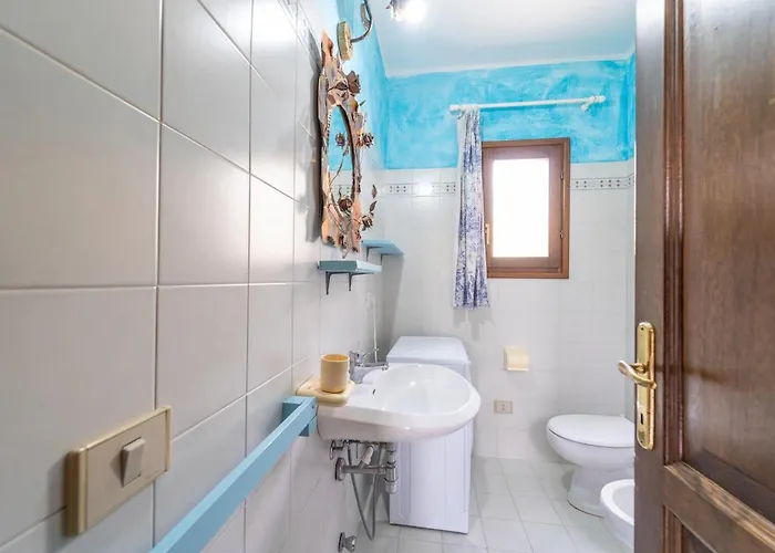 Iss Travel, Fiorita - 800 M From La Cinta Aparthotel