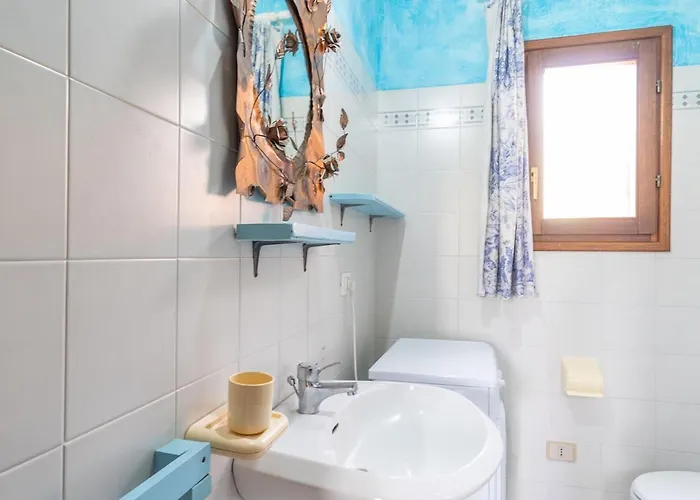 Iss Travel, Fiorita - 800 M From La Cinta Aparthotel San Teodoro (Sardinia)