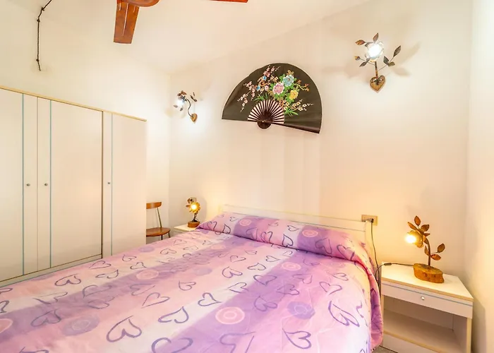 Iss Travel, Fiorita - 800 M From La Cinta Aparthotel 3*