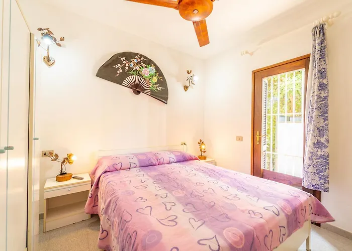 Aparthotel Iss Travel, Fiorita - 800 M From La Cinta San Teodoro (Sardinia)
